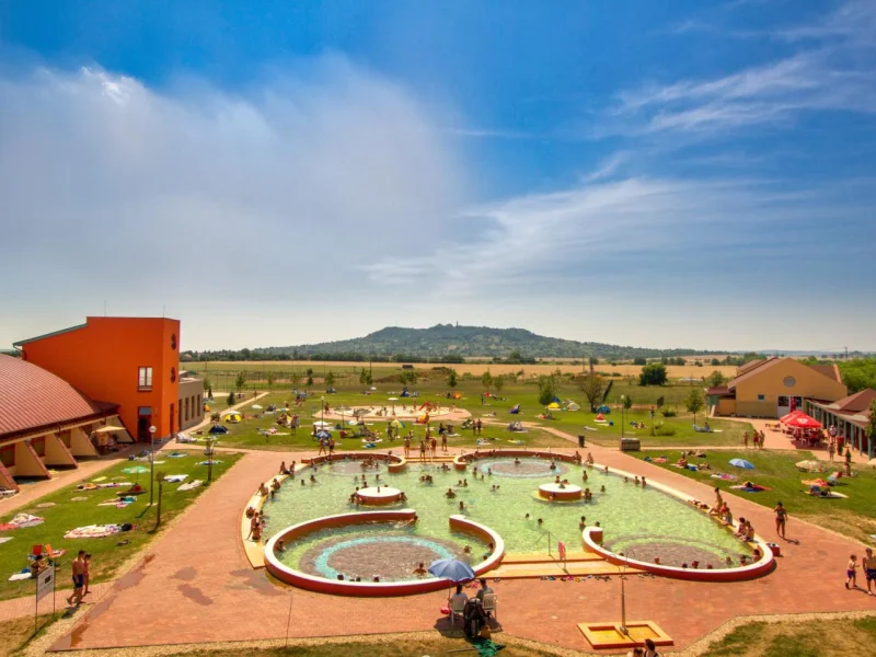 Vulkán Wellness Hotel és Camping — Legjobb Ár Félpanzióval